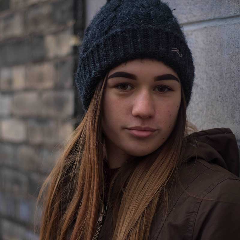 A teenage woman seeking assistance from a cousellor at Mates Matter Counselling